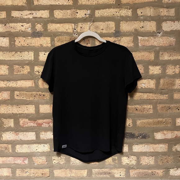 Hoka Tops - Women’s Hoka Essential Tee